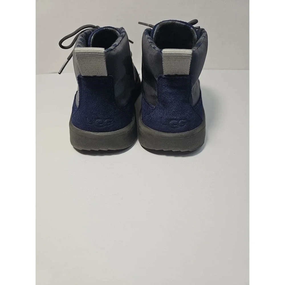 UGG K Canoe‎ Reflective Kids Shoes size 5Y